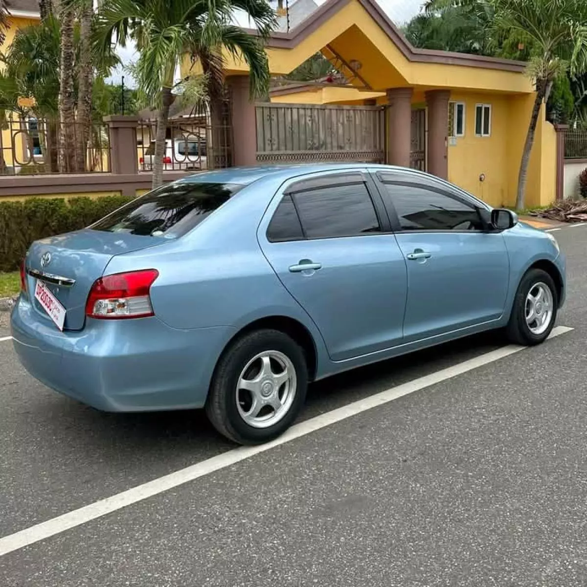 Toyota Belta   - 2011