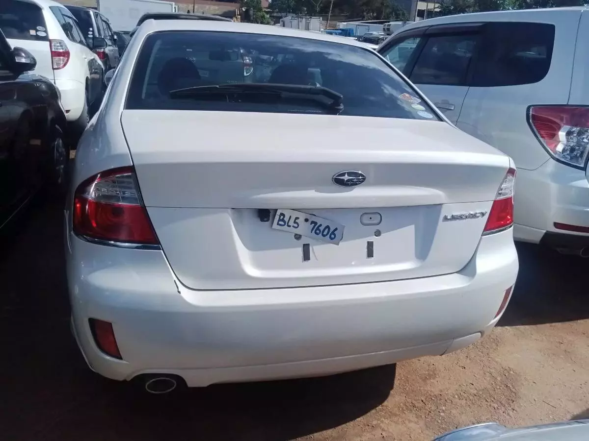 Subaru Legacy   - 2009