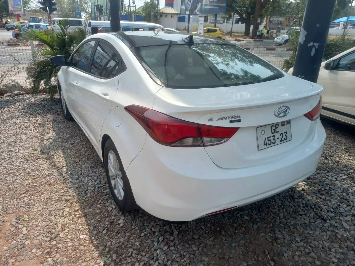 Hyundai Elantra   - 2015