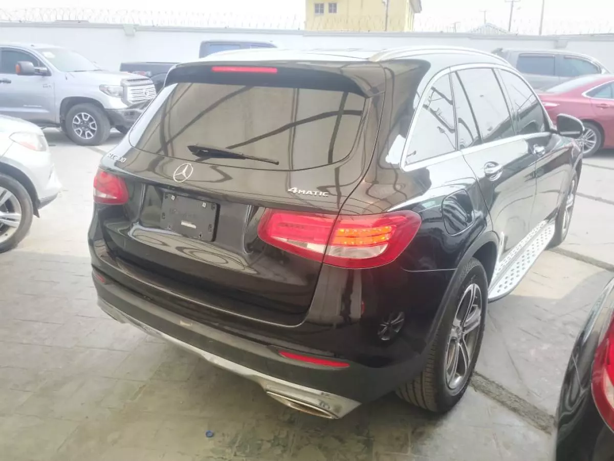 Mercedes-Benz GLC 300   - 2018