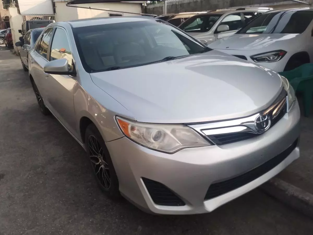 Toyota Camry   - 2014