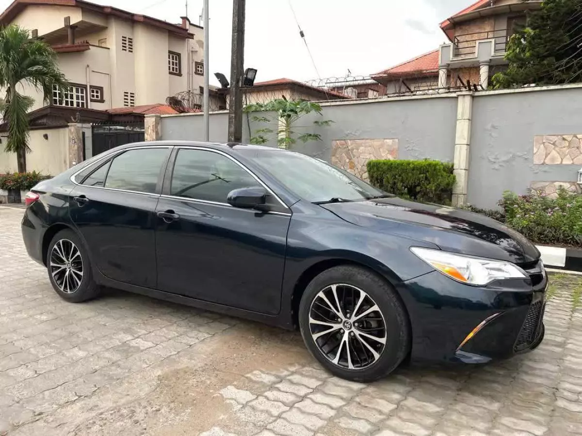 Toyota Camry   - 2015