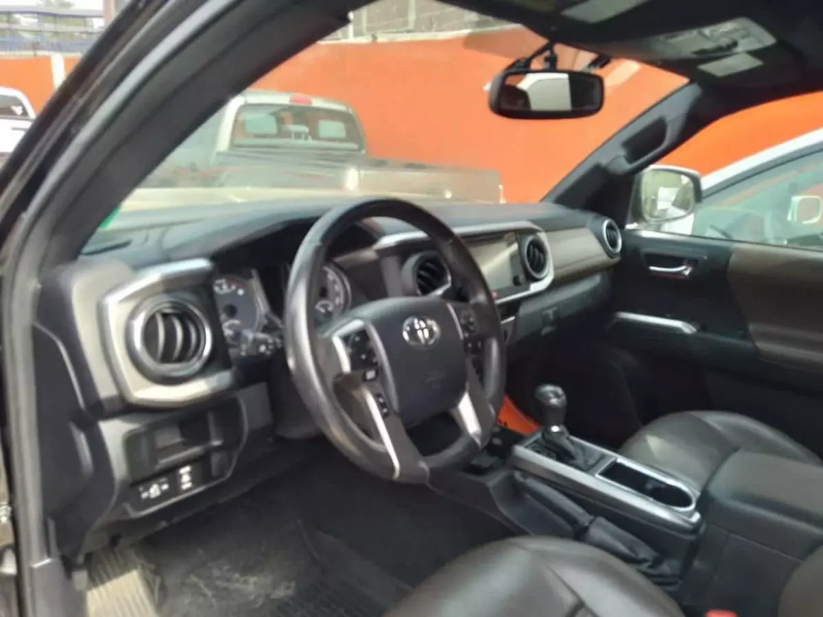 Toyota Tacoma - 2016