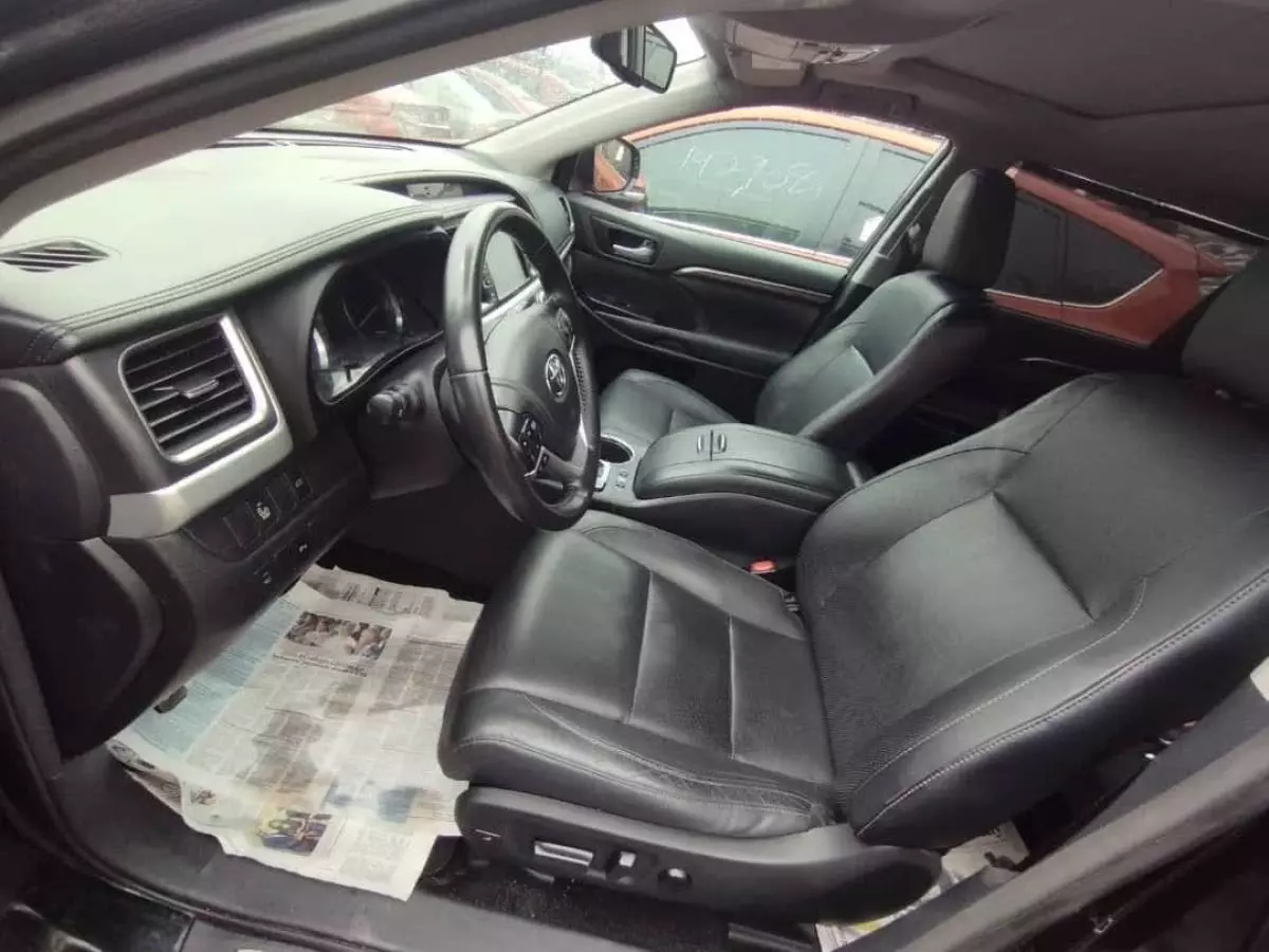 Toyota Highlander   - 2015