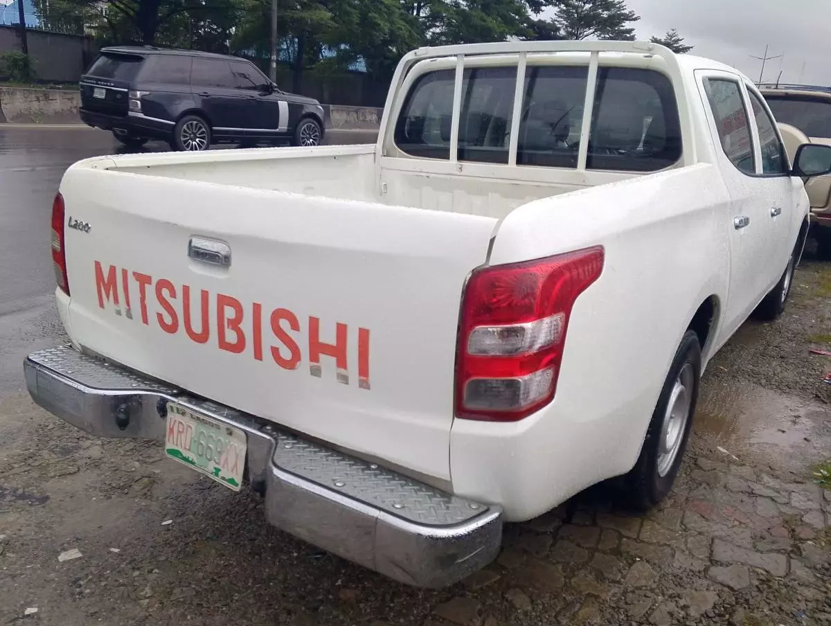 Mitsubishi L200   - 2019