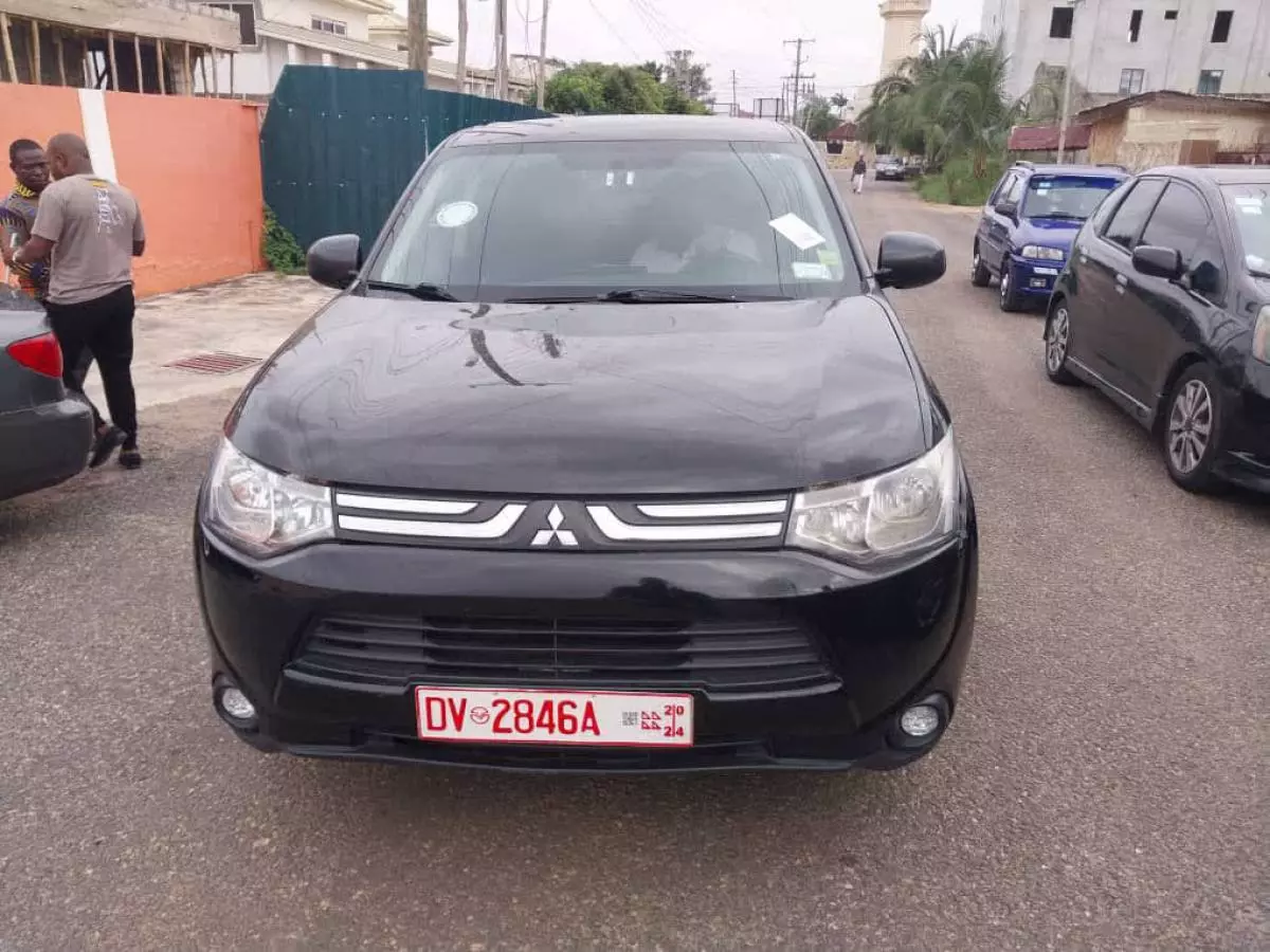 Mitsubishi OUTLANDER   - 2014