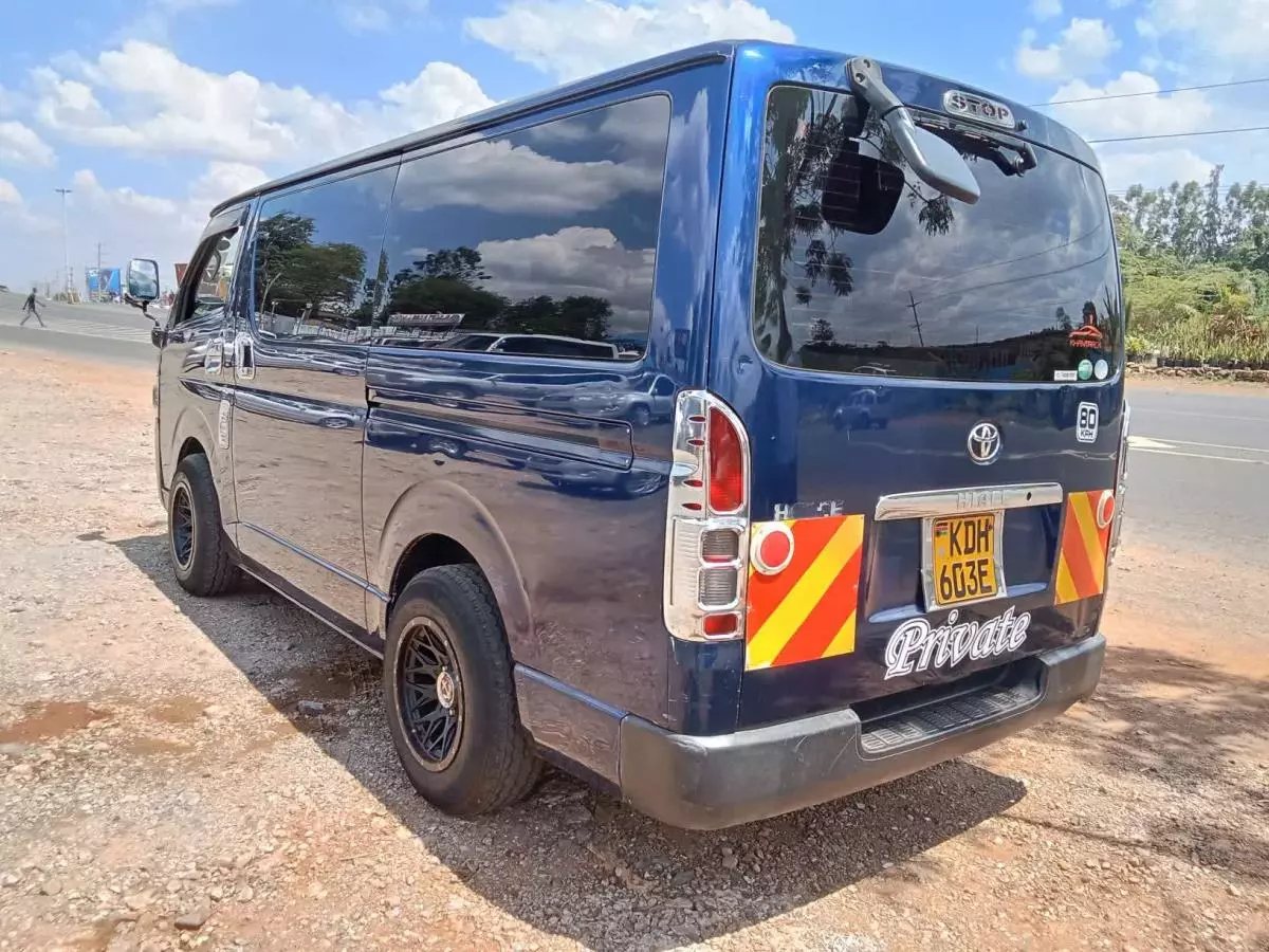 Toyota Hiace   - 2015