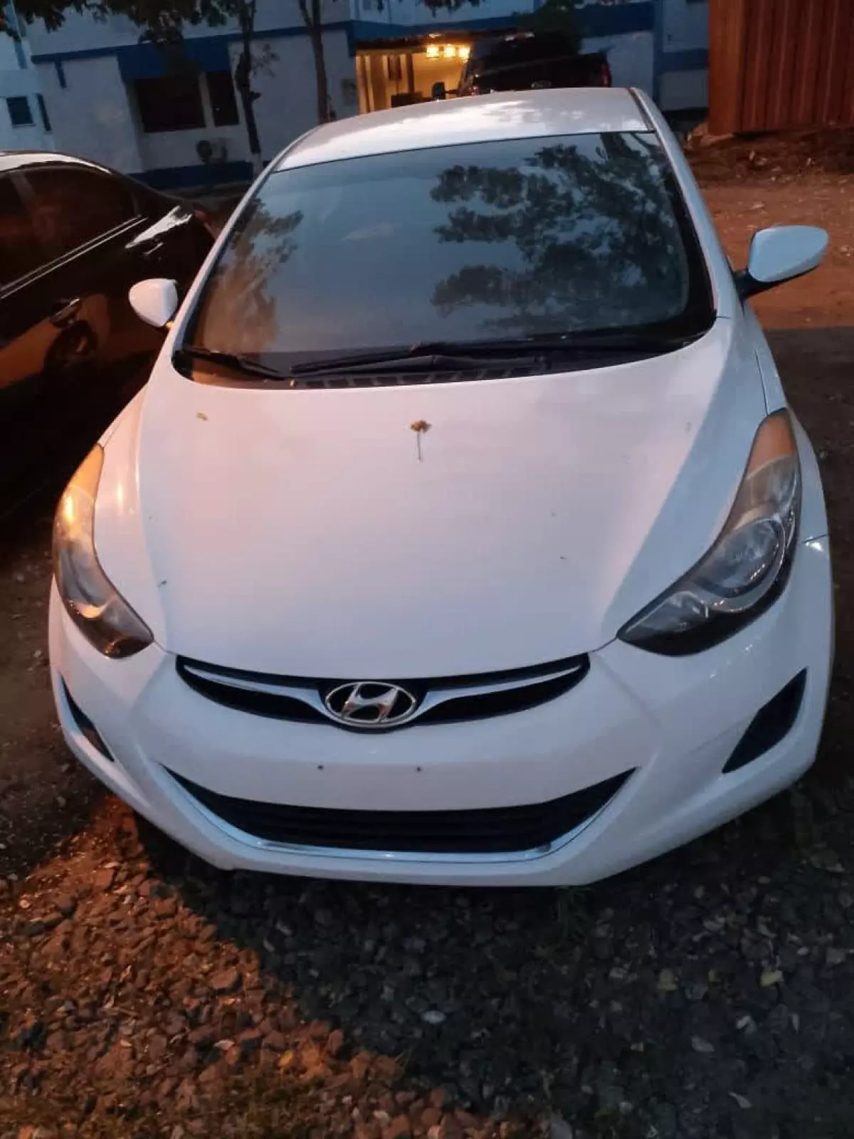 Hyundai Elantra   - 2013