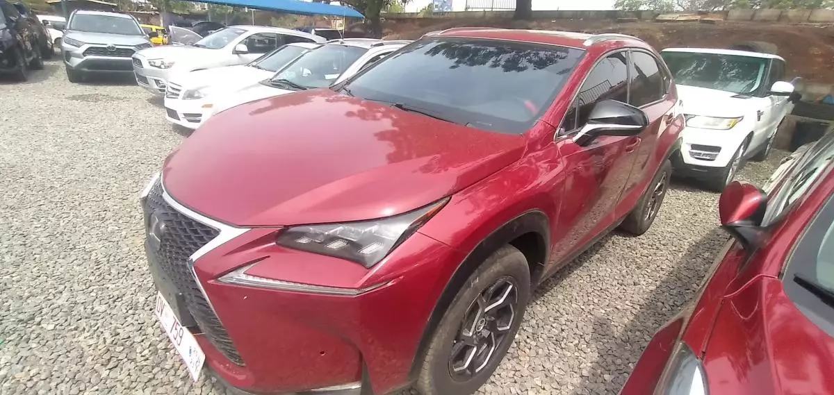 Lexus NX 200 - 2015