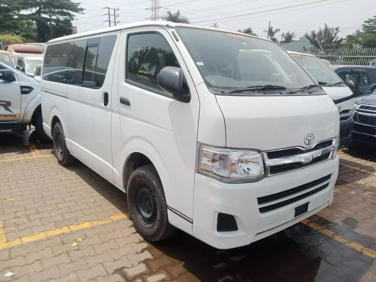 Toyota Hiace - 2010