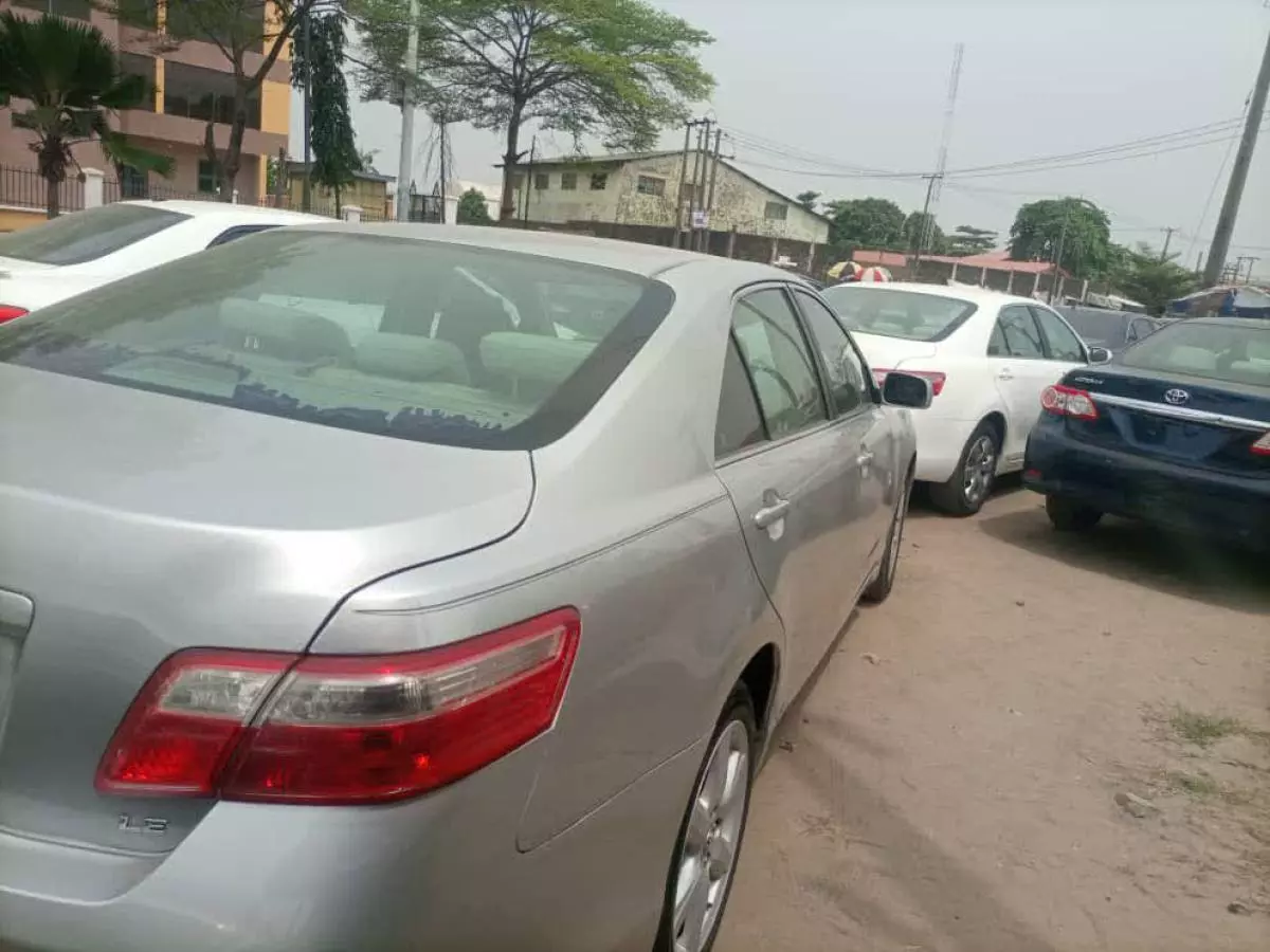 Toyota Camry - 2007