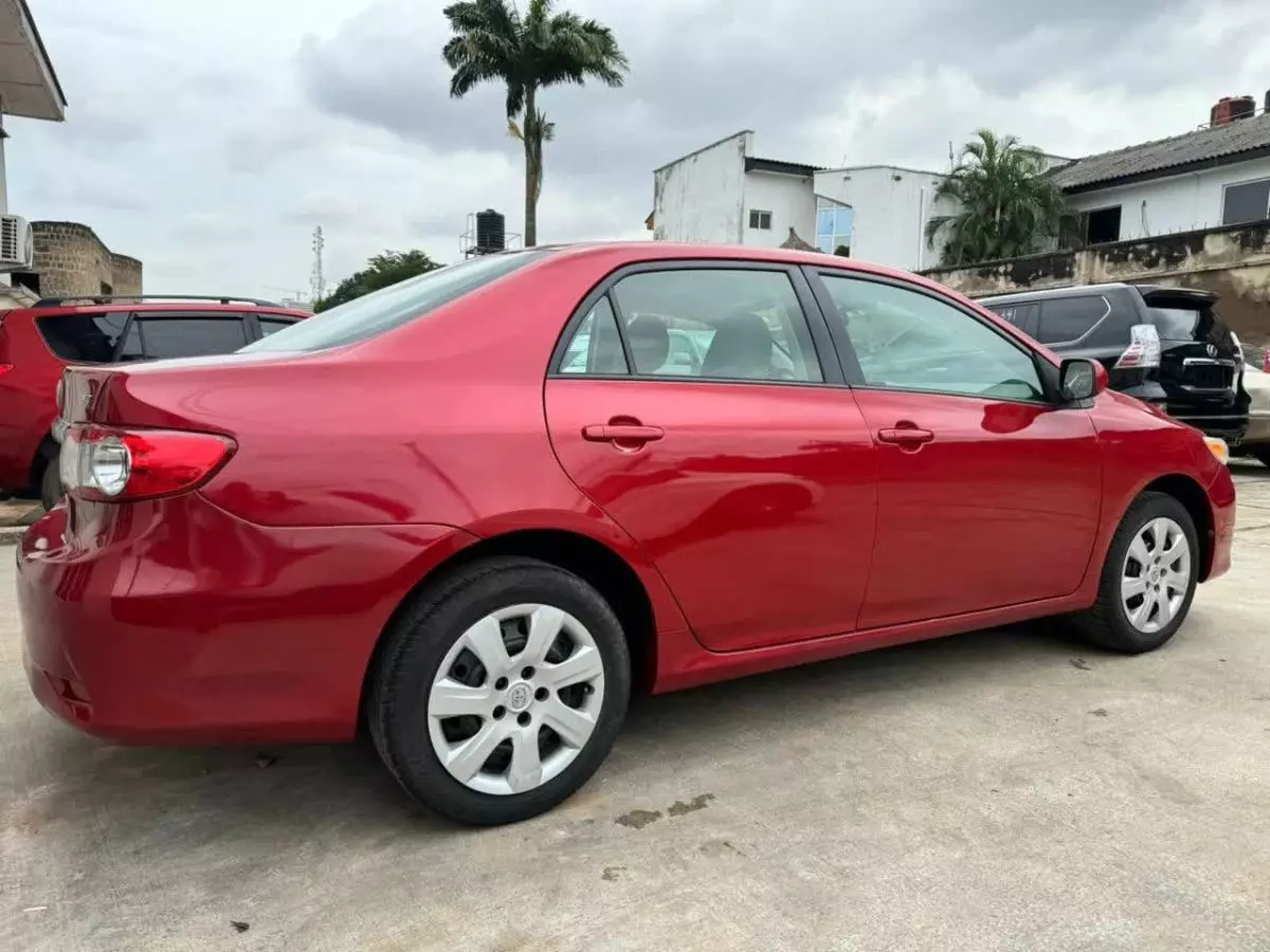 Toyota Corolla   - 2012