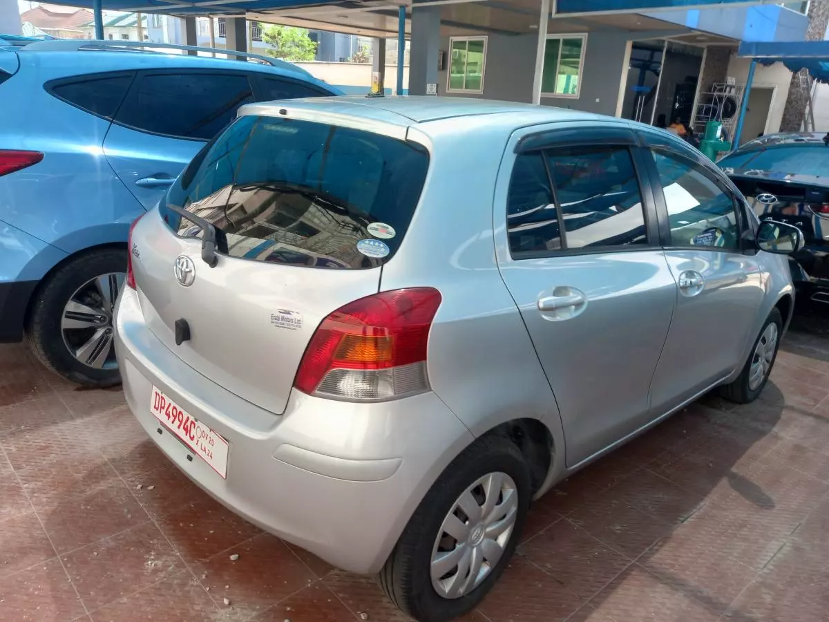 Toyota Vitz   - 2008