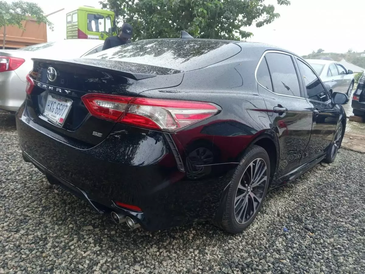 Toyota Camry   - 2019