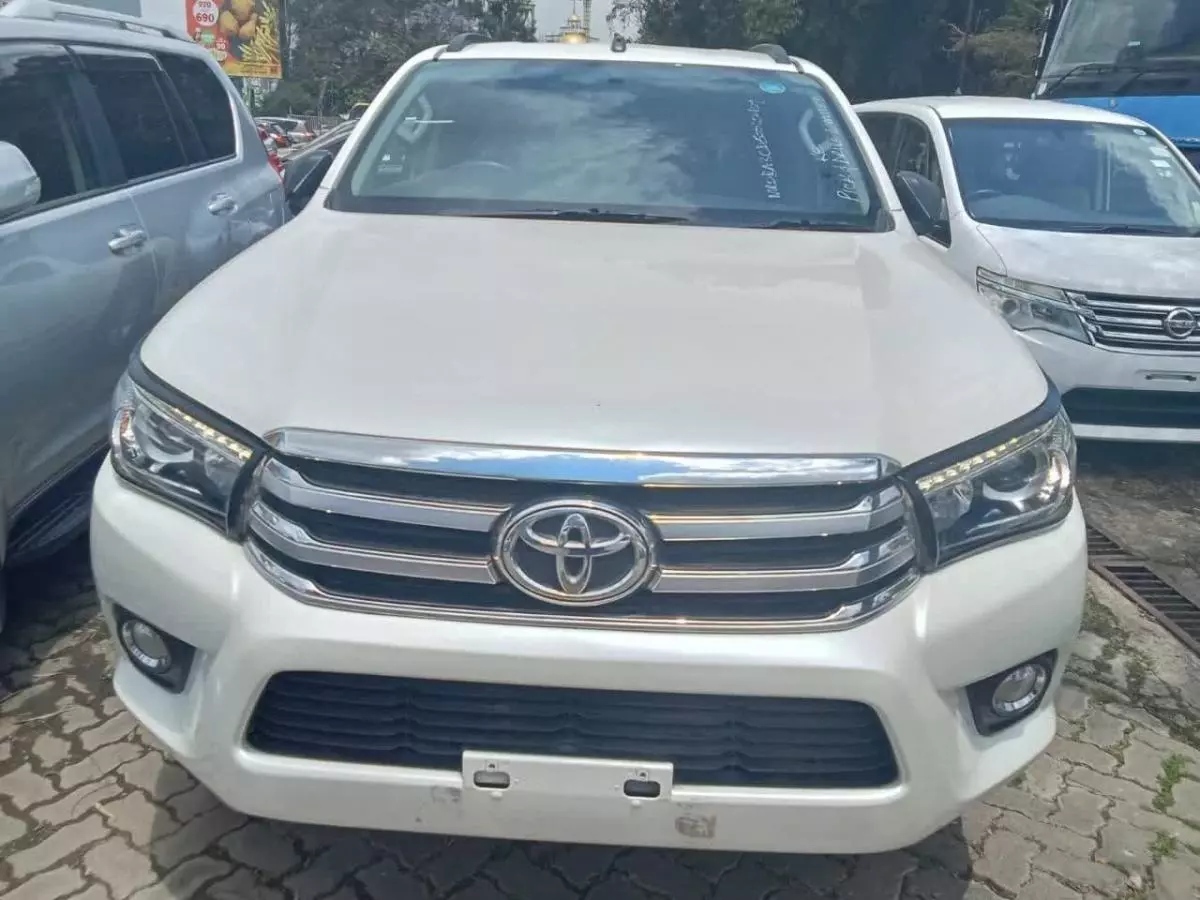 Toyota Hilux Revo    - 2016