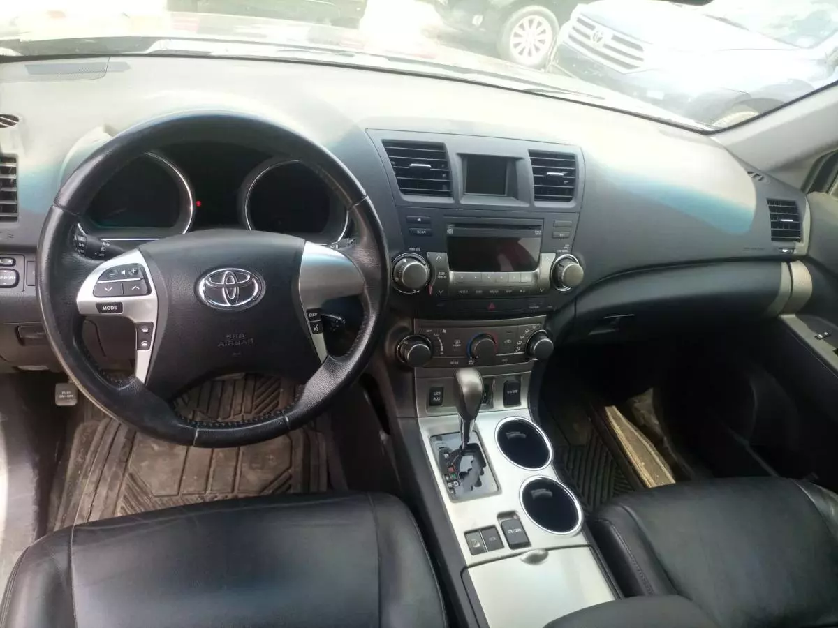 Toyota Highlander - 2012