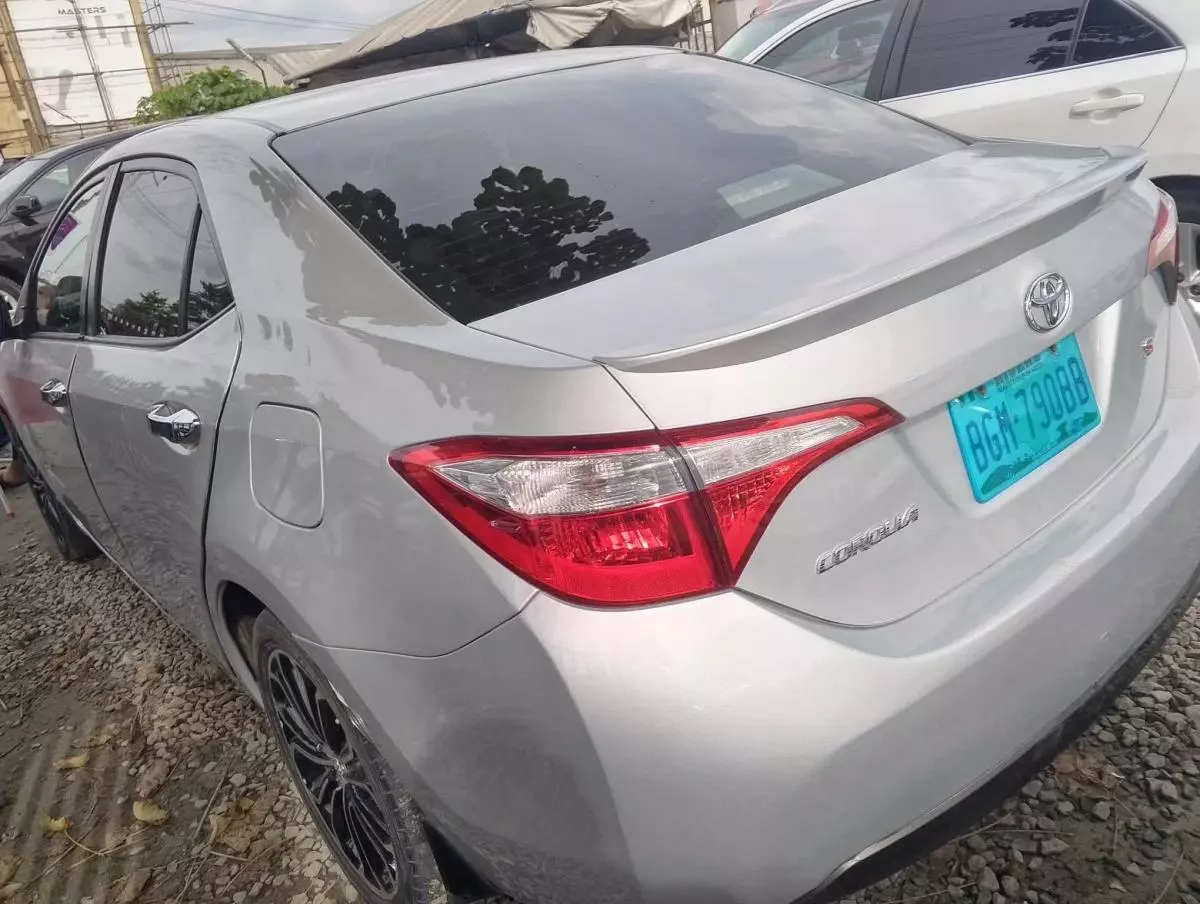 Toyota Corolla   - 2014