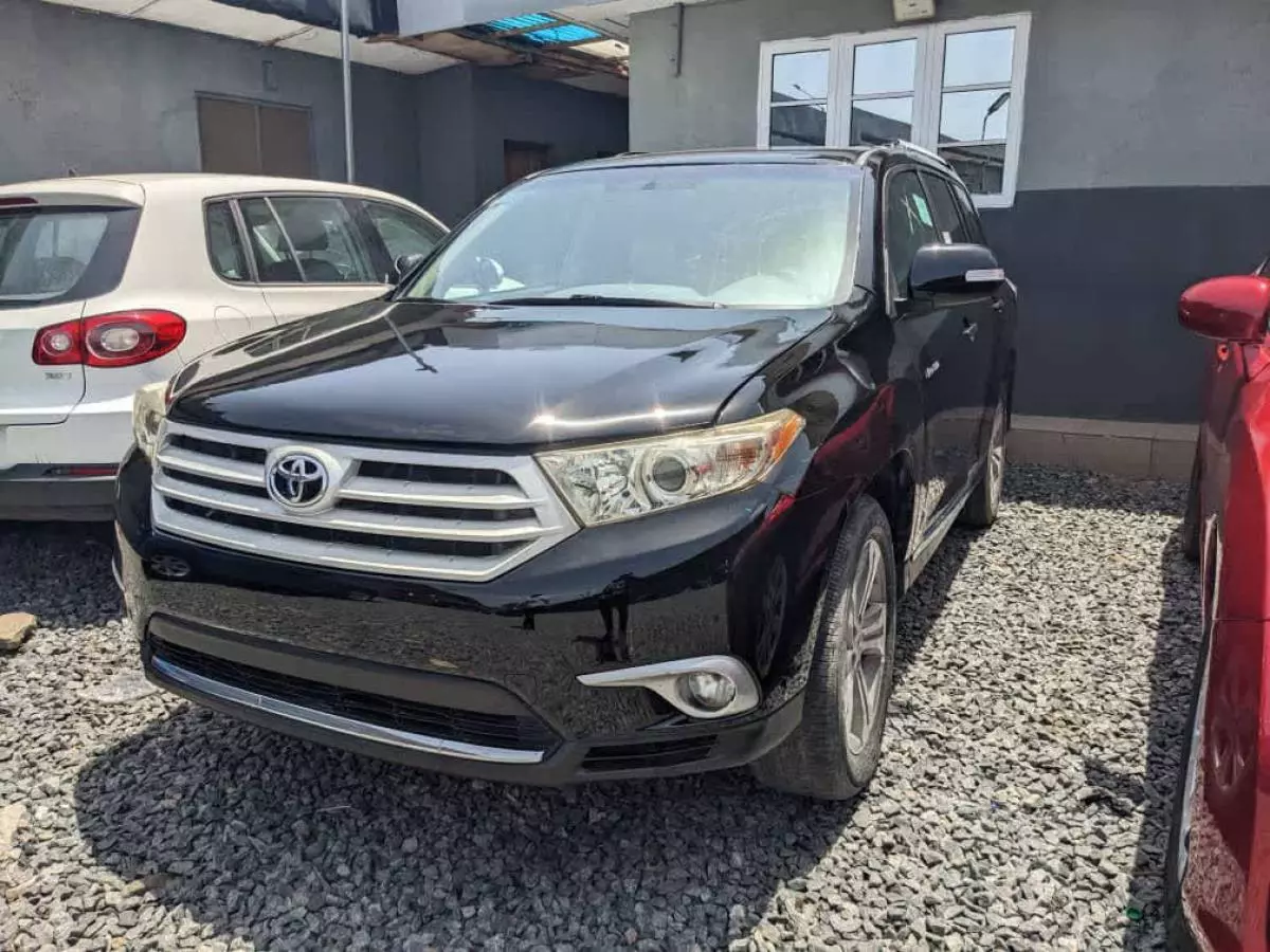 Toyota Highlander   - 2012