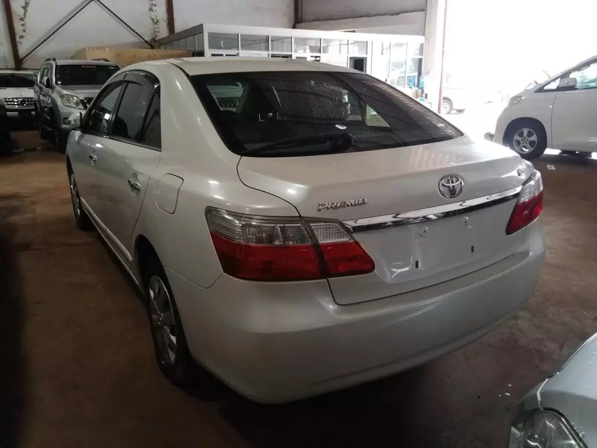 Toyota Premio    - 2009