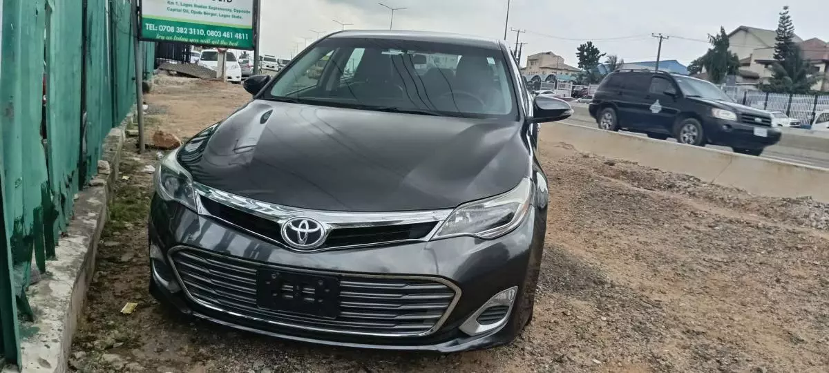 Toyota Avalon   - 2015