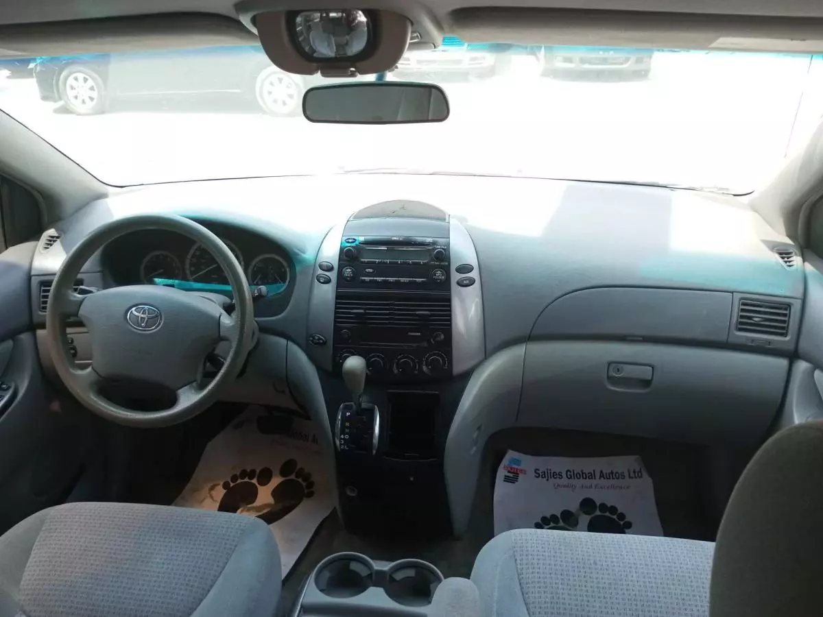 Toyota Sienna - 2007