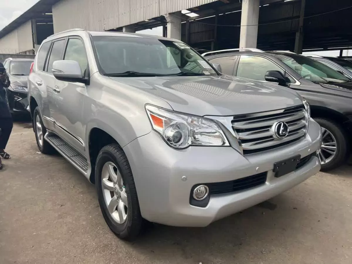 Lexus GX 460   - 2013