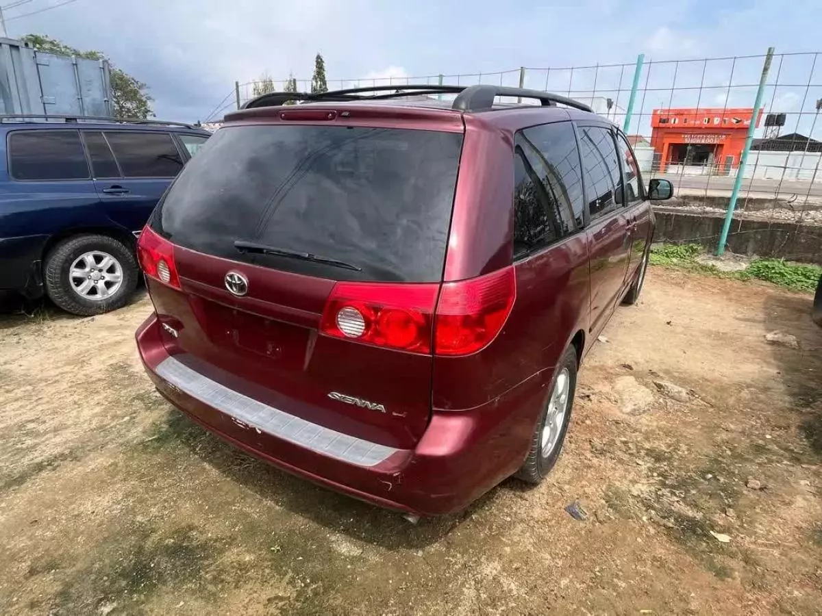 Toyota Sienna   - 2008