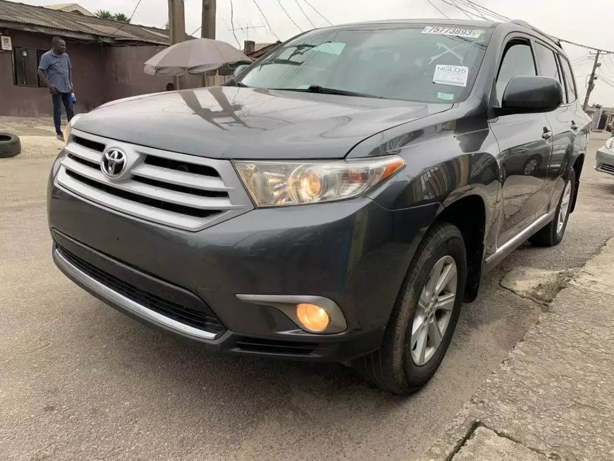 Toyota Highlander   - 2013