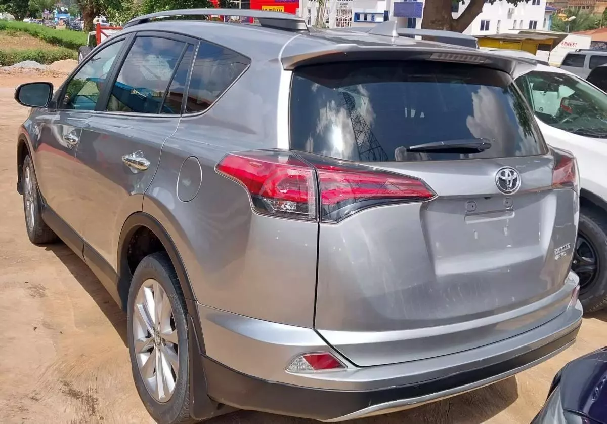 Toyota RAV 4 - 2018