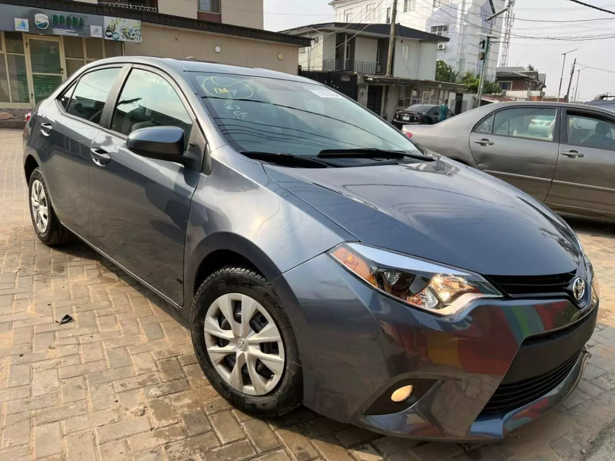 Toyota Corolla   - 2015