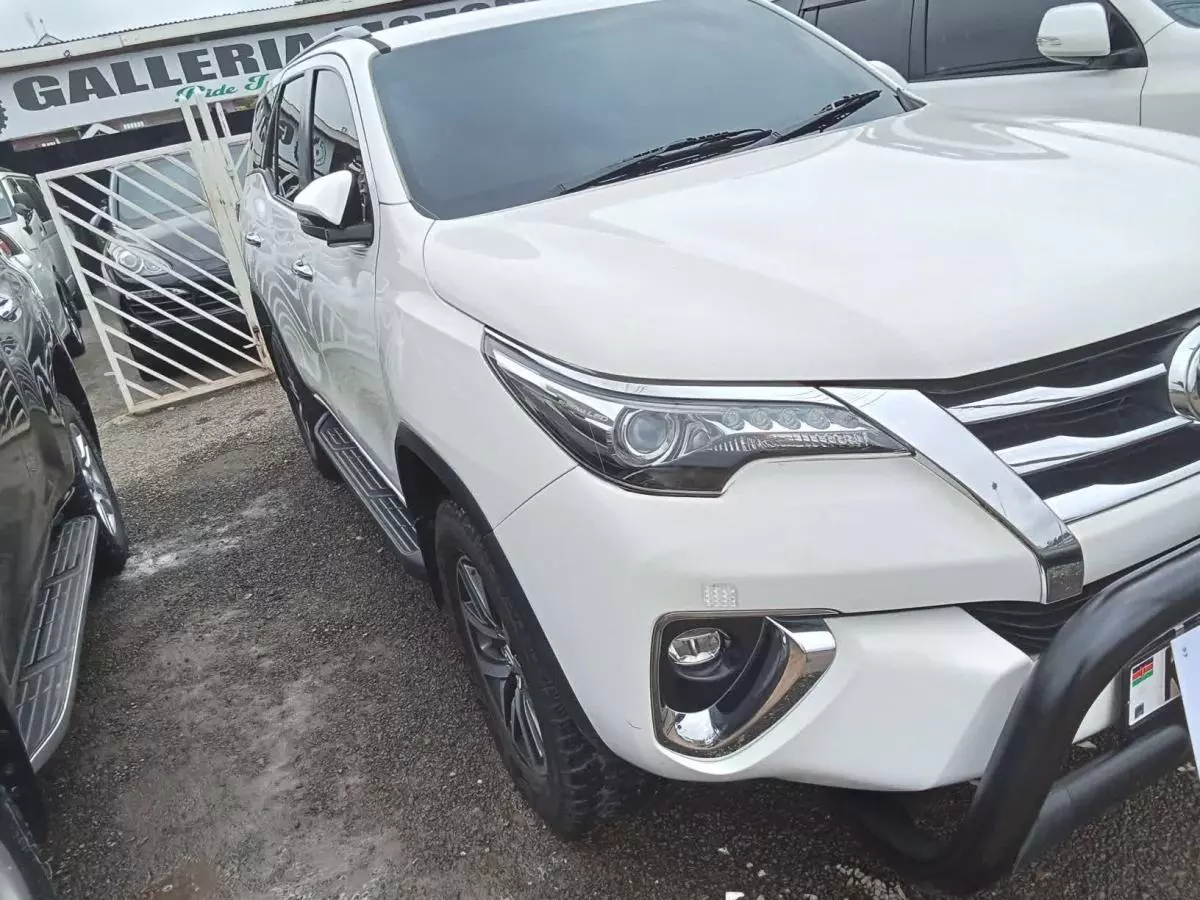 Toyota Fortuner   - 2018