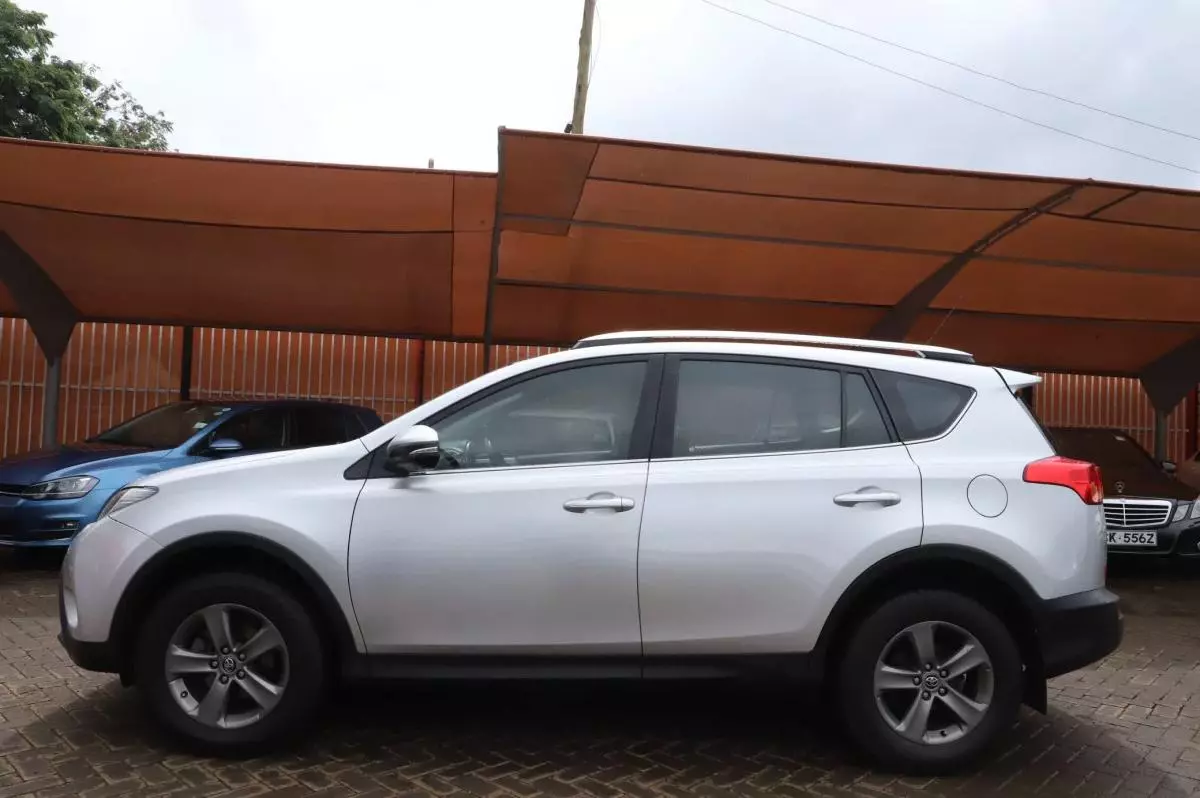 Toyota RAV 4   - 2015