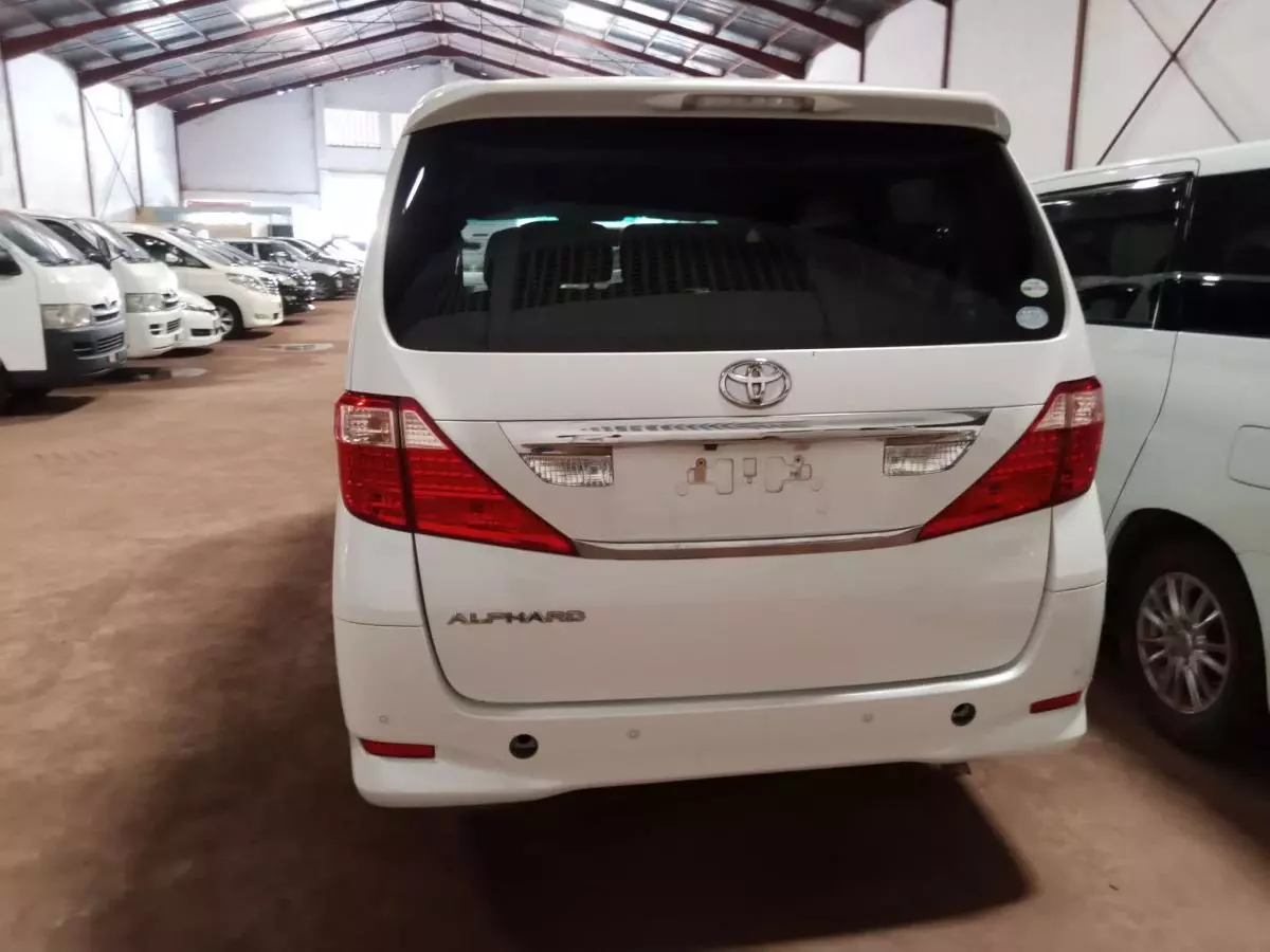 Toyota Alphard   - 2009