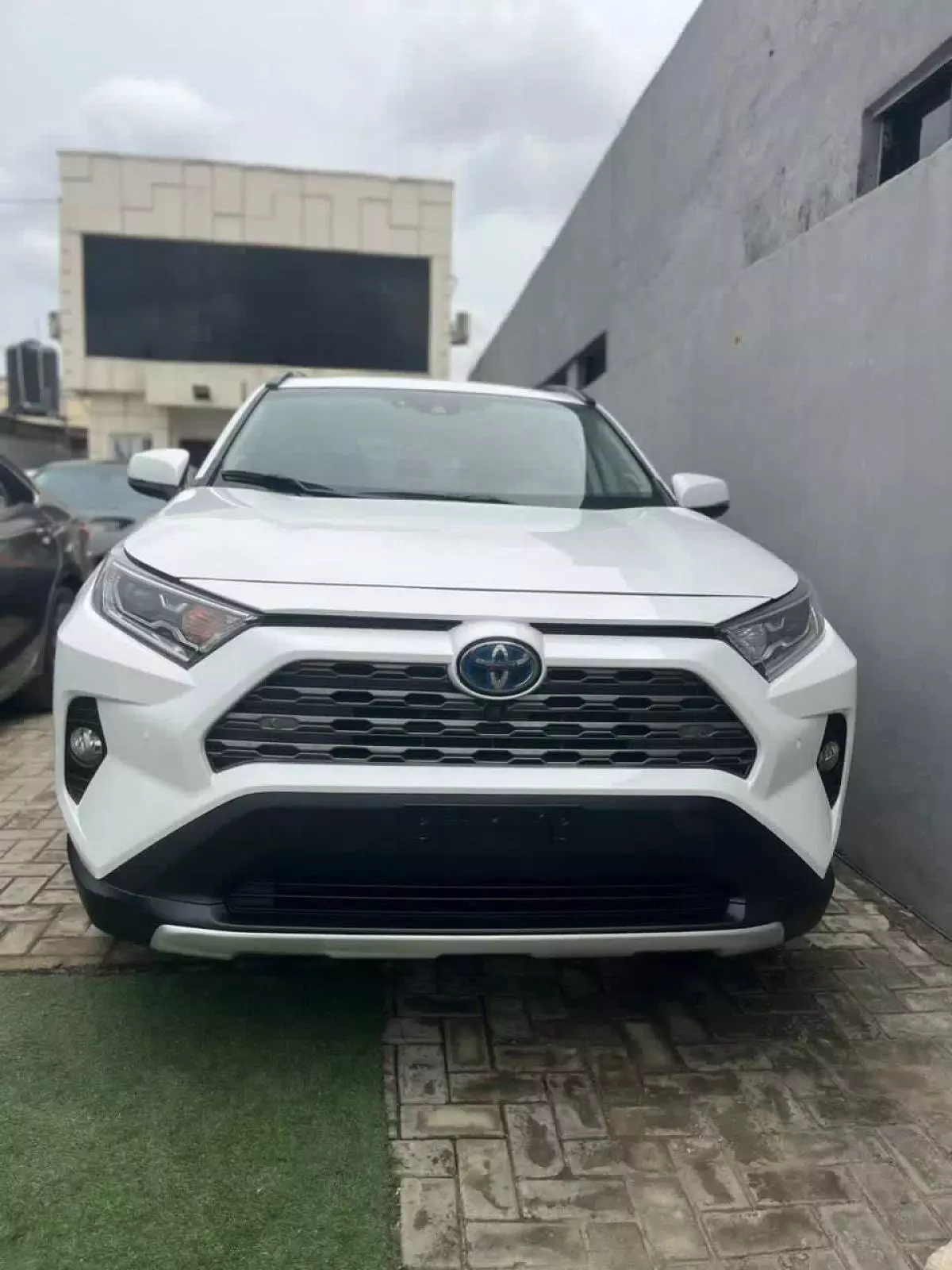 Toyota Rav 4 Hybrid   - 2019