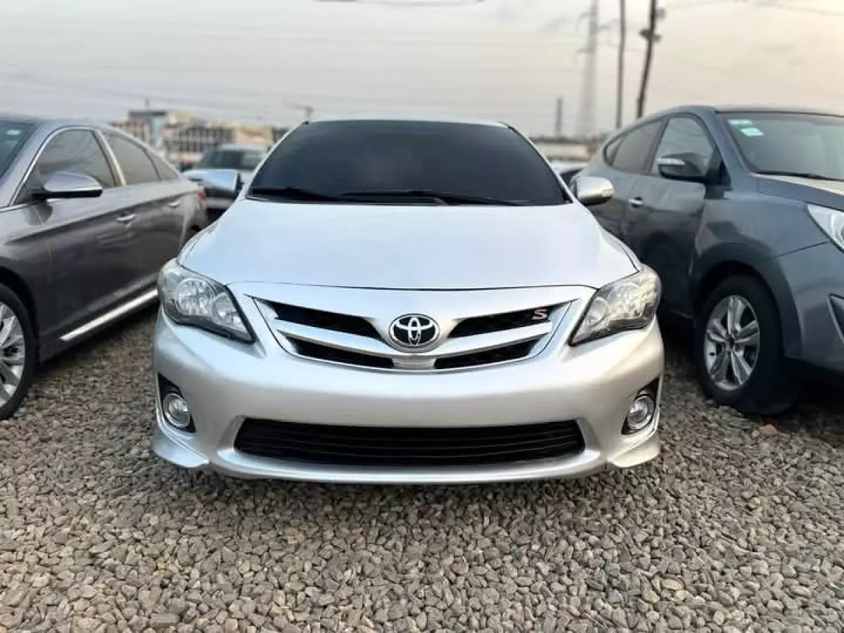 Toyota Corolla   - 2013