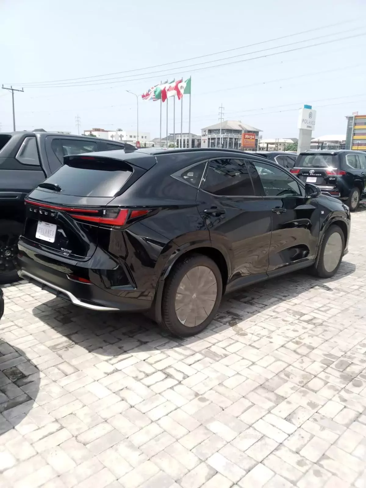 Lexus NX 300   - 2023