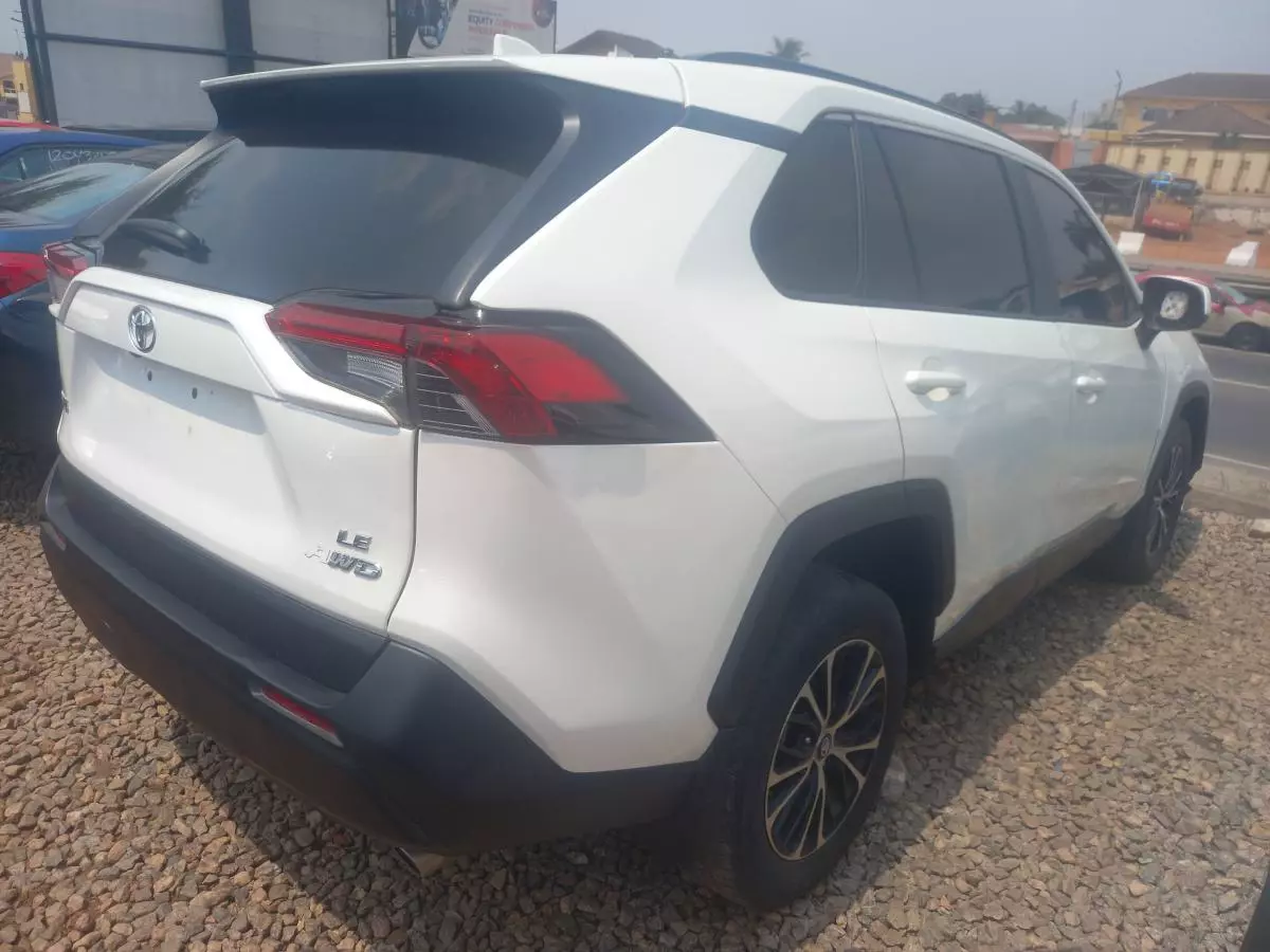 Toyota RAV4   - 2019