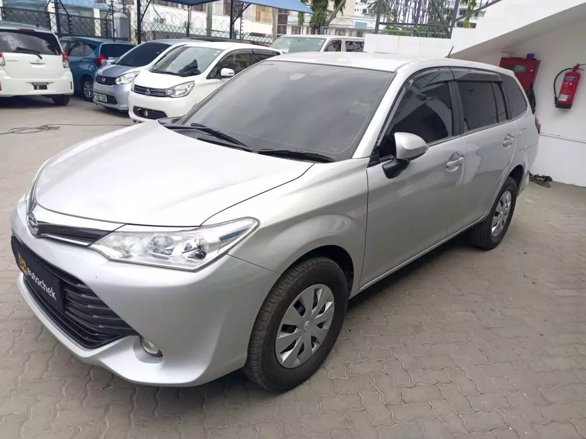 Toyota Fielder  - 2016