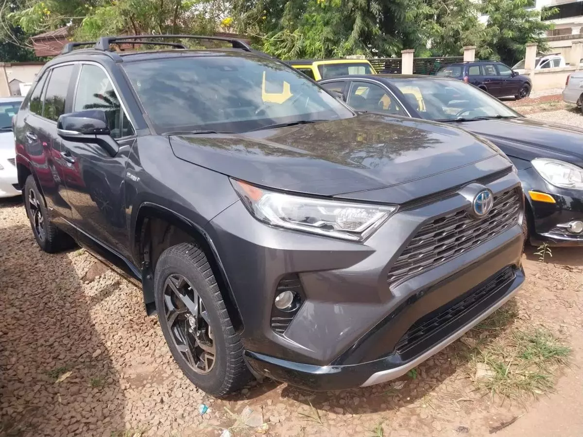 Toyota RAV 4   - 2021