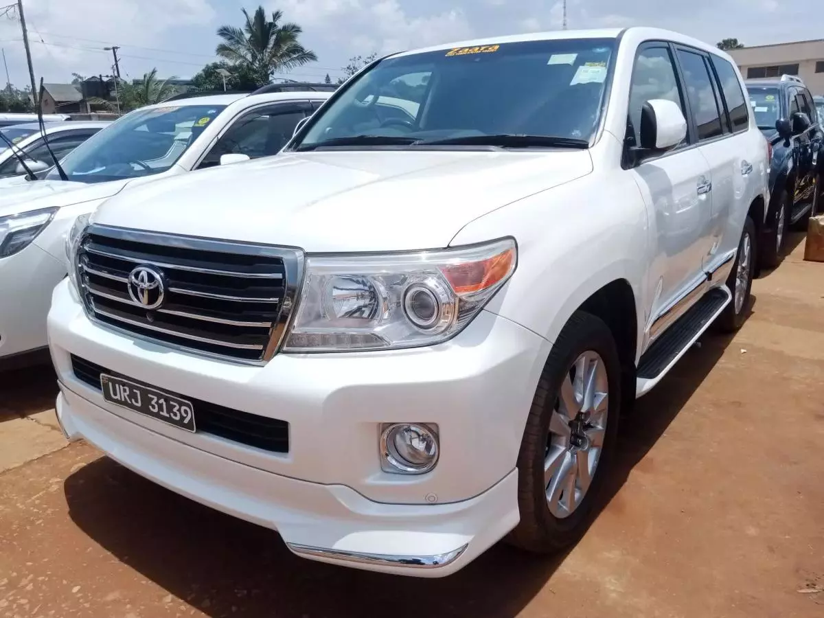 Toyota Landcruiser  V8   - 2018