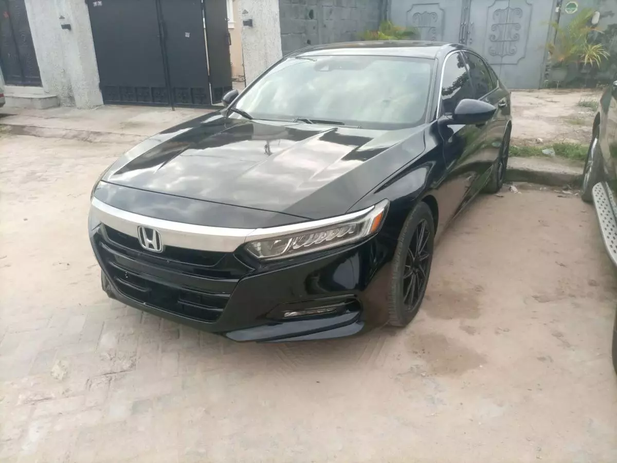 Honda Accord   - 2018