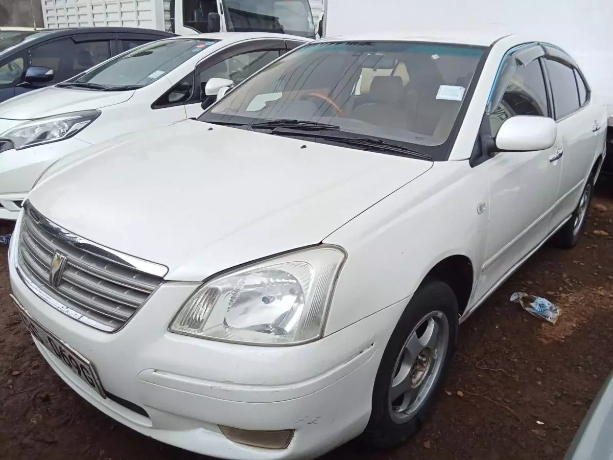 Toyota Premio    - 2005