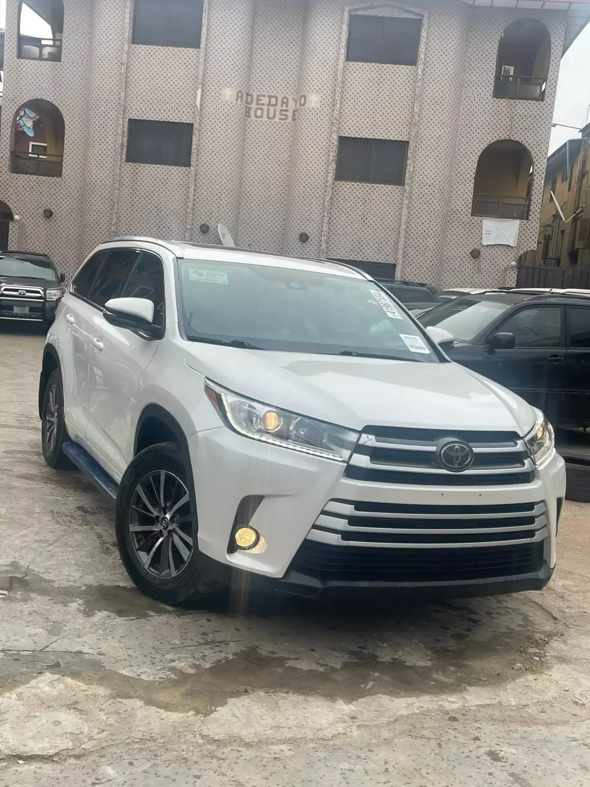 Toyota Highlander   - 2018