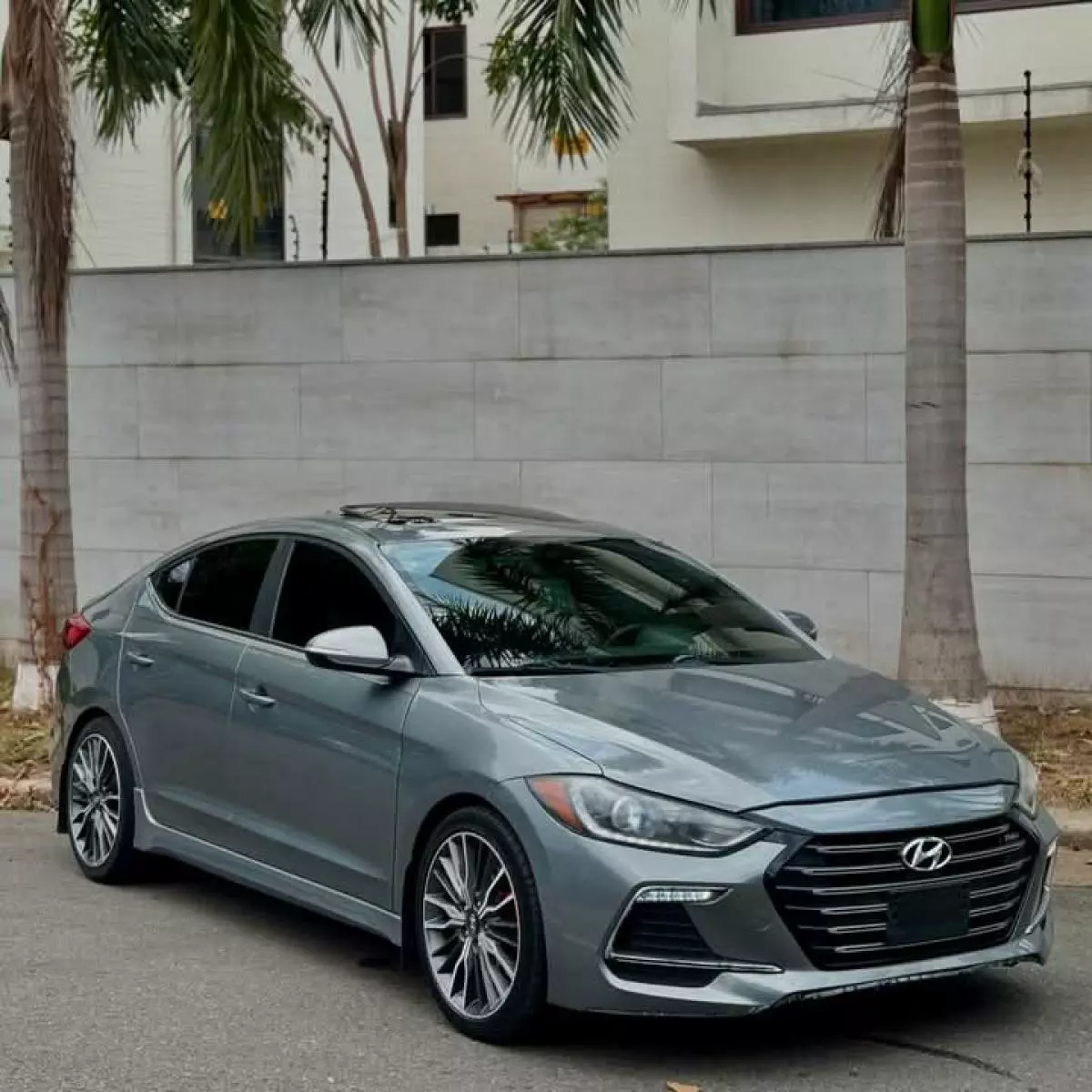 Hyundai Elantra   - 2018