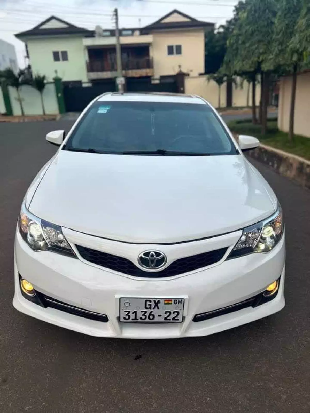 Toyota Camry   - 2014