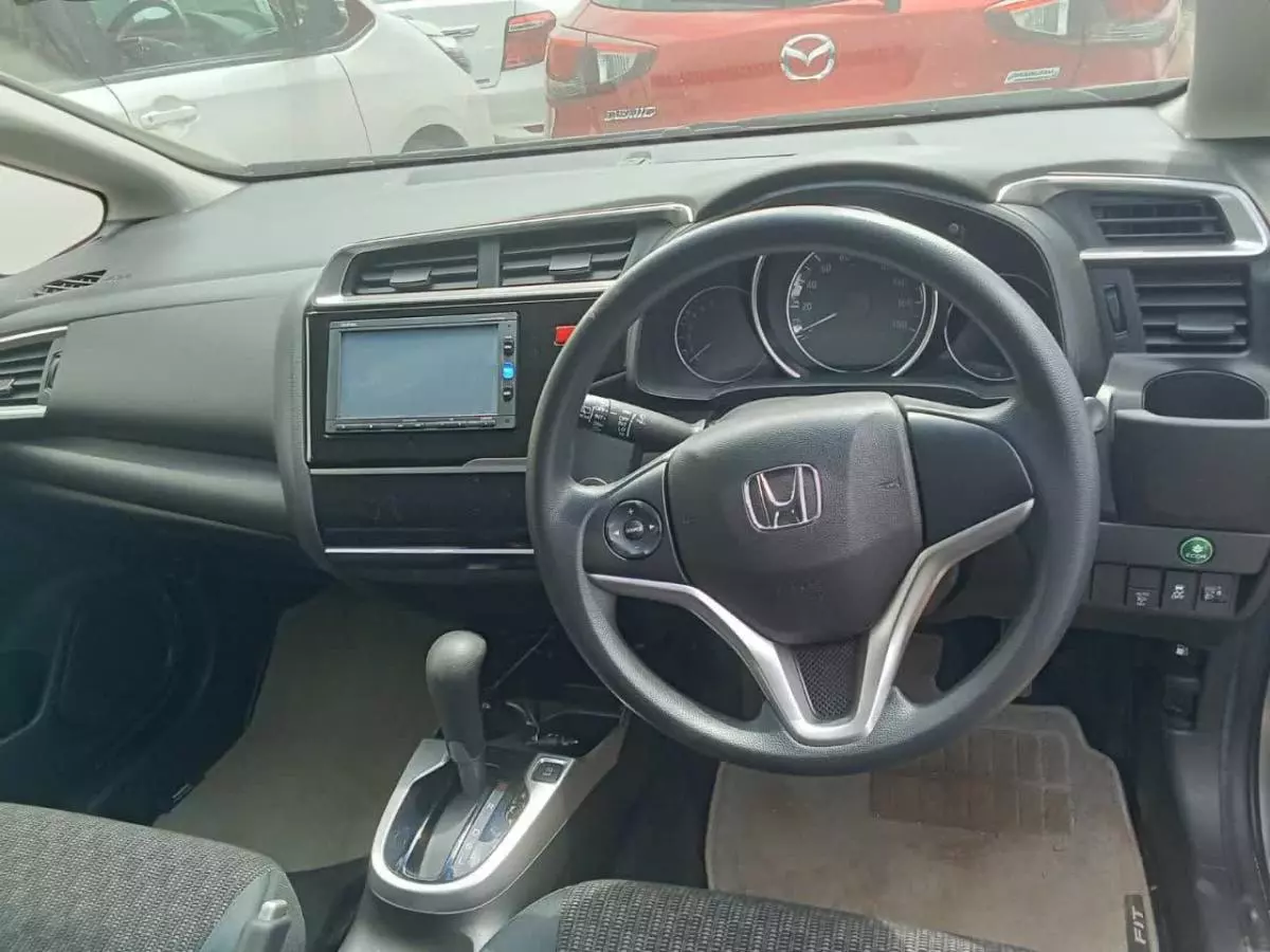 Honda Fit Hybrid    - 2016