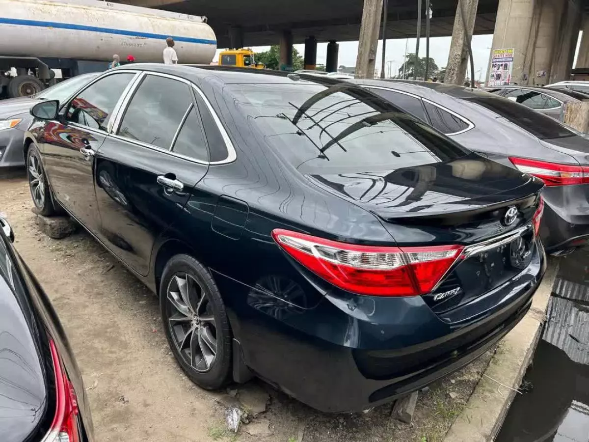 Toyota Camry   - 2015