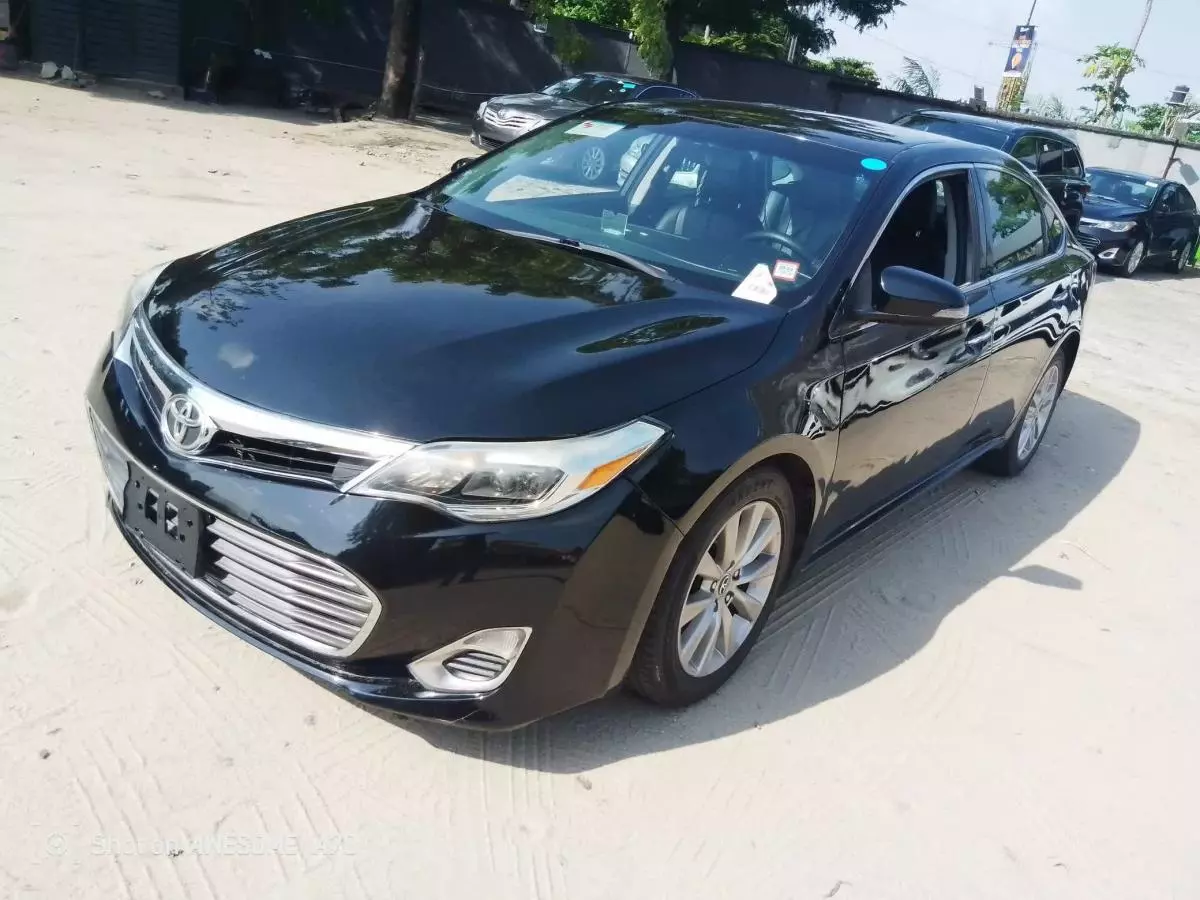 Toyota Avalon   - 2013