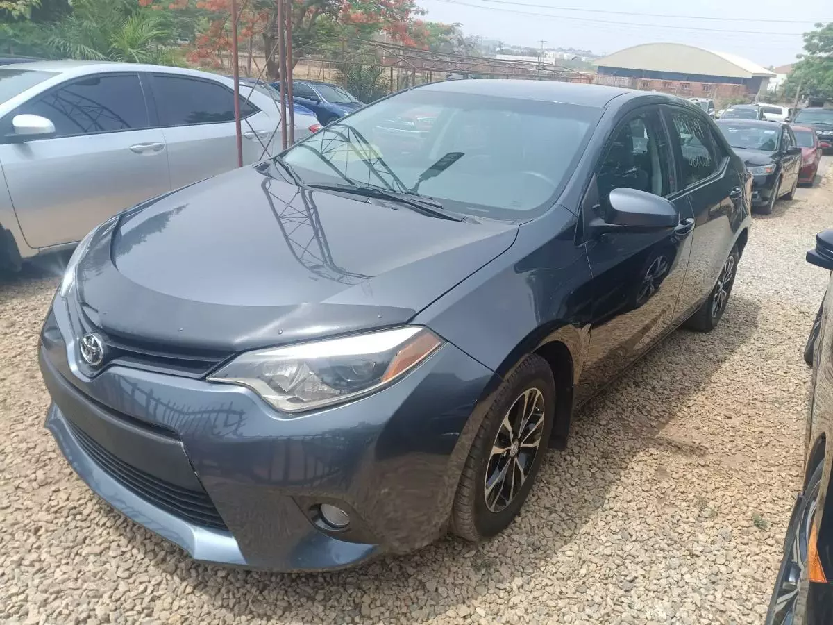 Toyota Corolla   - 2016