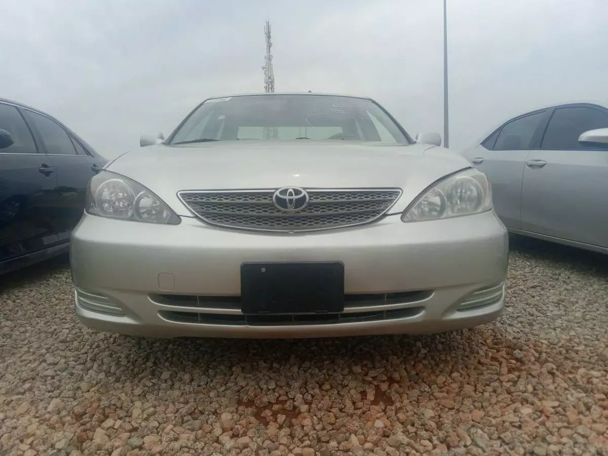 Toyota Camry   - 2002